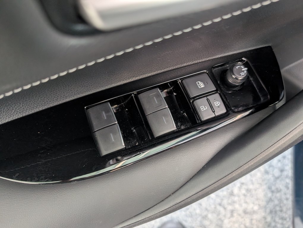 Toyota Corolla Hatchback AUTOMATIQUE, 2022 à Magog, Québec - 13 - w1024h768px