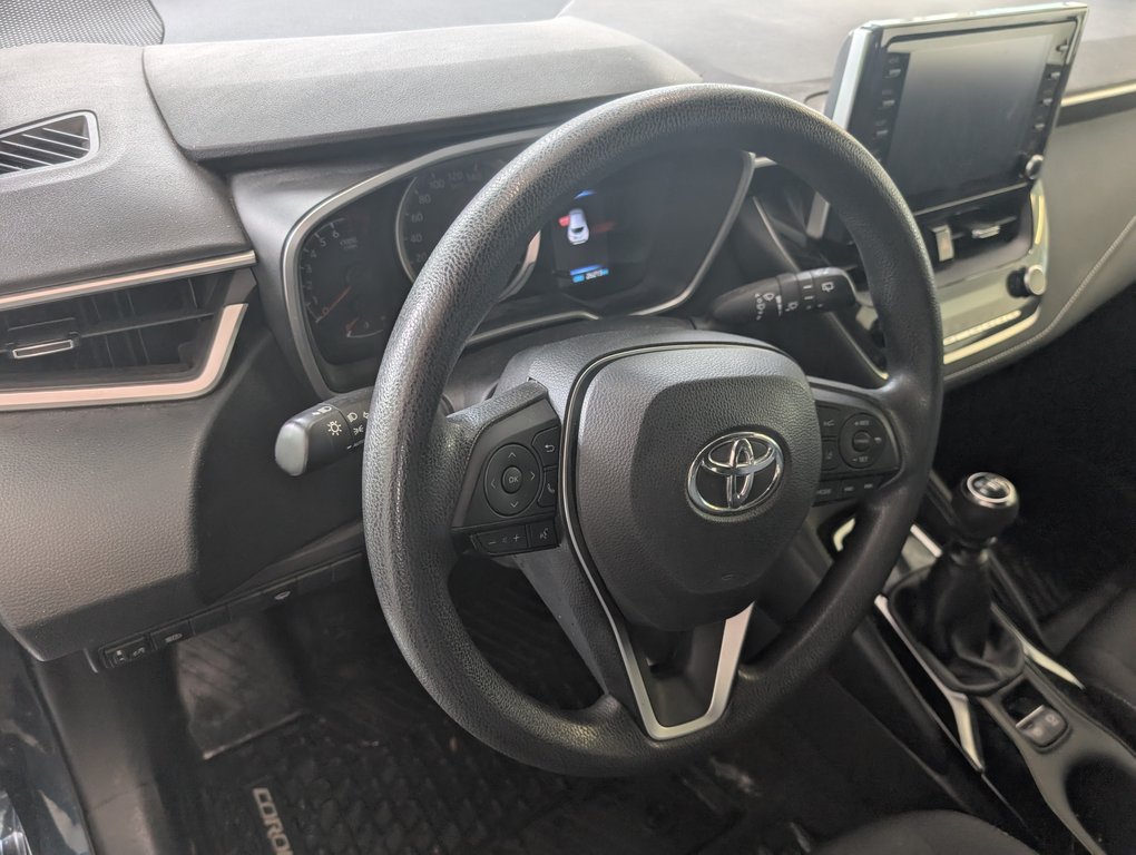 2022 Toyota Corolla Hatchback in Magog, Quebec - 12 - w1024h768px