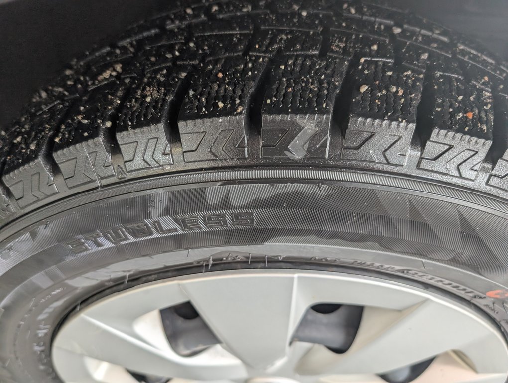 2022 Toyota Corolla Hatchback in Magog, Quebec - 21 - w1024h768px