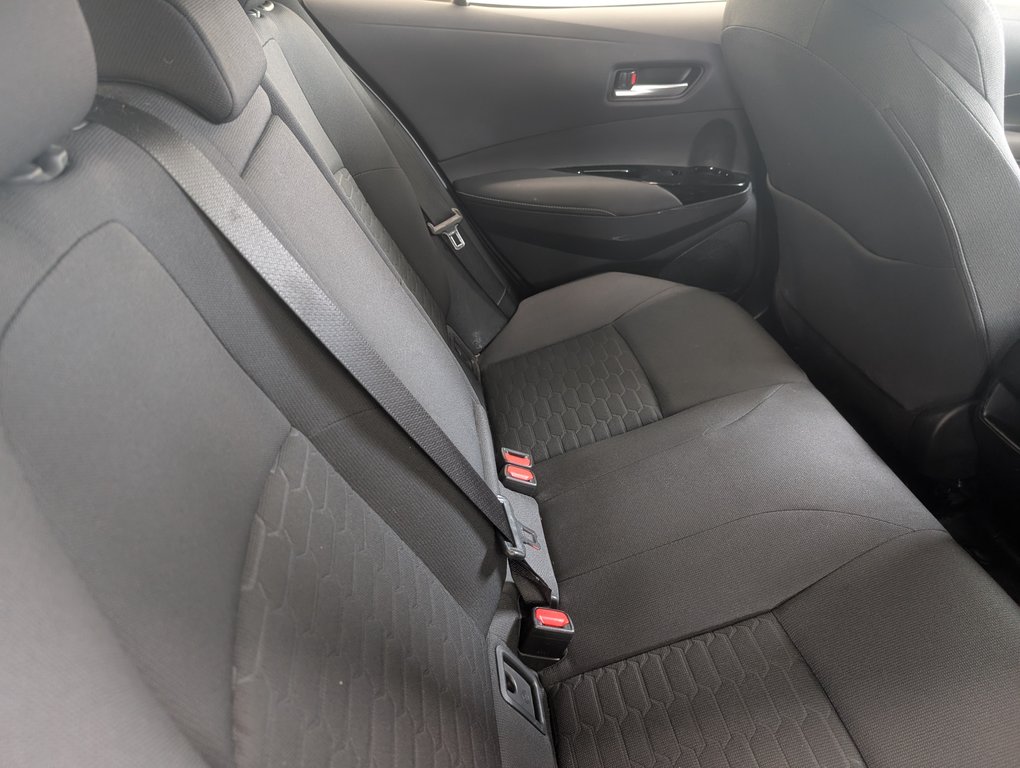 2022 Toyota Corolla Hatchback in Magog, Quebec - 7 - w1024h768px