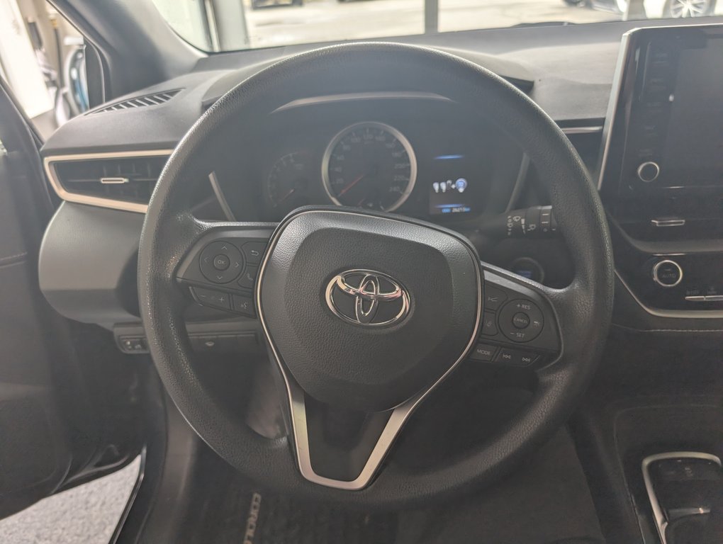 2022 Toyota Corolla Hatchback in Magog, Quebec - 14 - w1024h768px
