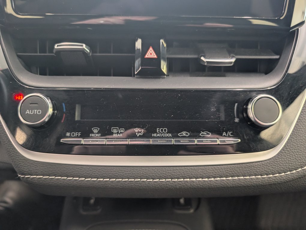 2023 Toyota Corolla Hatchback SE GARANTIE JUSQU EN 2027, in Magog, Quebec - 14 - w1024h768px