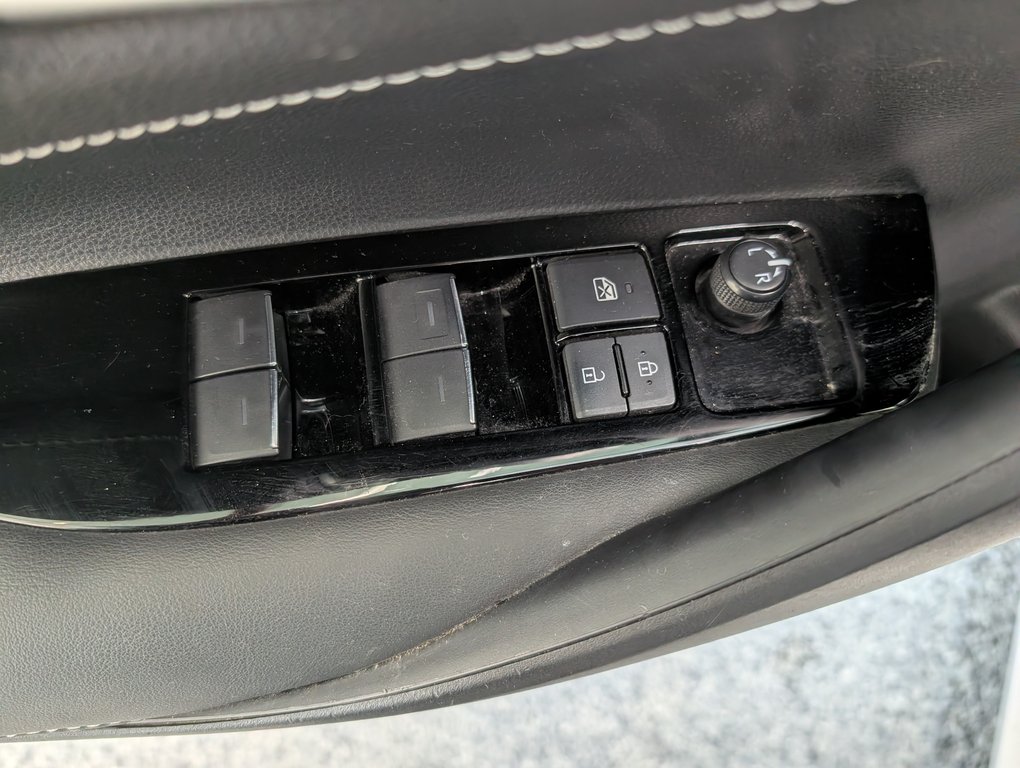 2023 Toyota Corolla Hatchback SE GARANTIE JUSQU EN 2027, in Magog, Quebec - 10 - w1024h768px