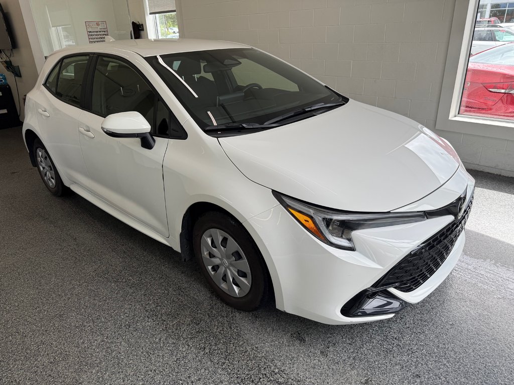 Toyota Corolla Hatchback  2023 à Magog, Québec - 2 - w1024h768px