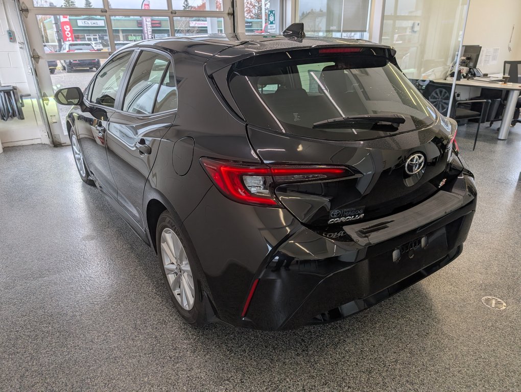 Toyota Corolla Hatchback SE 2023 à Magog, Québec - 4 - w1024h768px