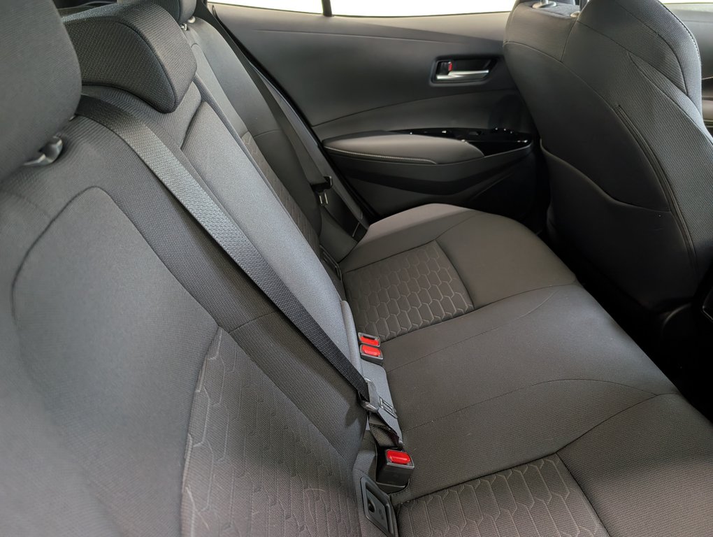 Toyota Corolla Hatchback SE 2023 à Magog, Québec - 8 - w1024h768px
