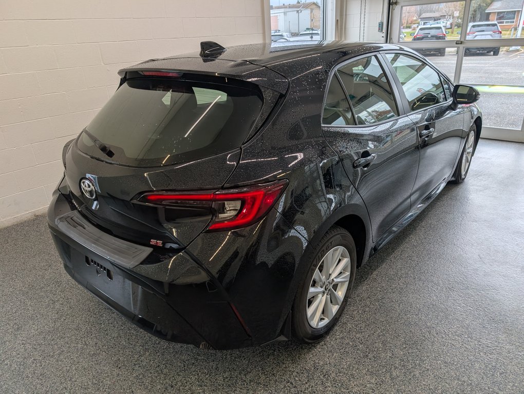 Toyota Corolla Hatchback SE 2023 à Magog, Québec - 3 - w1024h768px