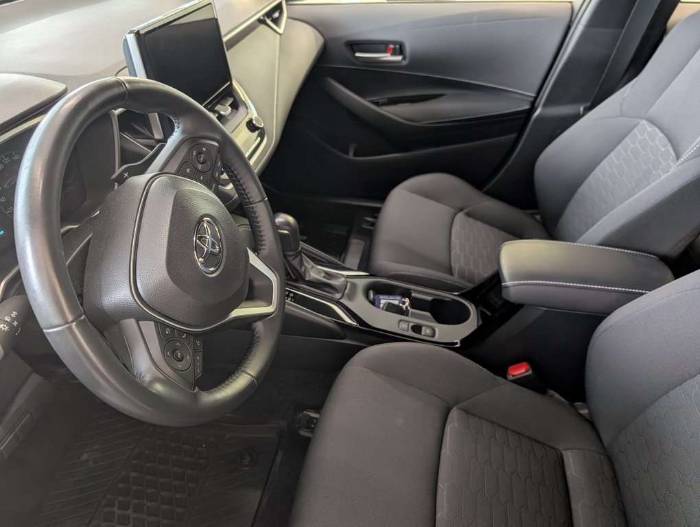 Toyota Corolla Hatchback SE 2023 à Magog, Québec - 11 - w1024h768px