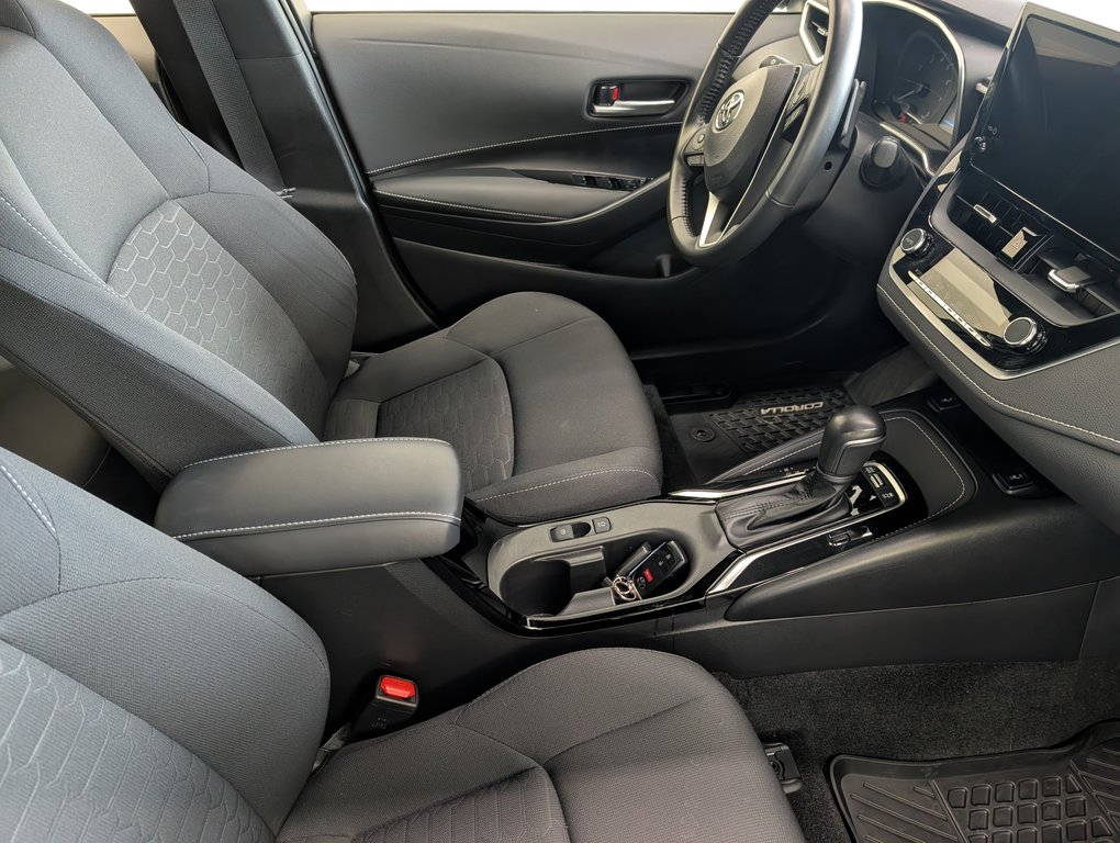 Toyota Corolla Hatchback SE 2023 à Magog, Québec - 7 - w1024h768px
