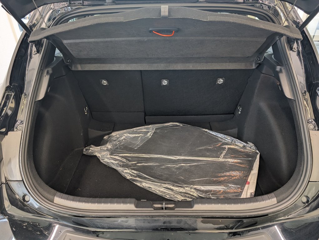 Toyota Corolla Hatchback SE, AUTOMATIQUE, 2024 à Magog, Québec - 7 - w1024h768px