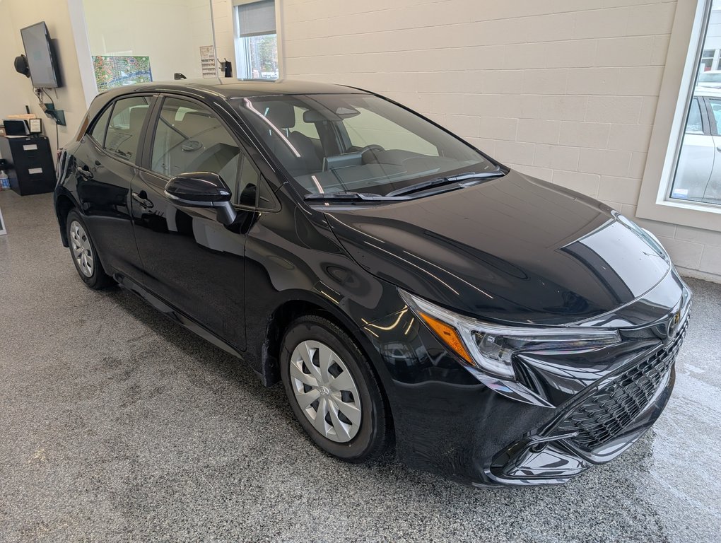Toyota Corolla Hatchback SE, AUTOMATIQUE, 2024 à Magog, Québec - 1 - w1024h768px