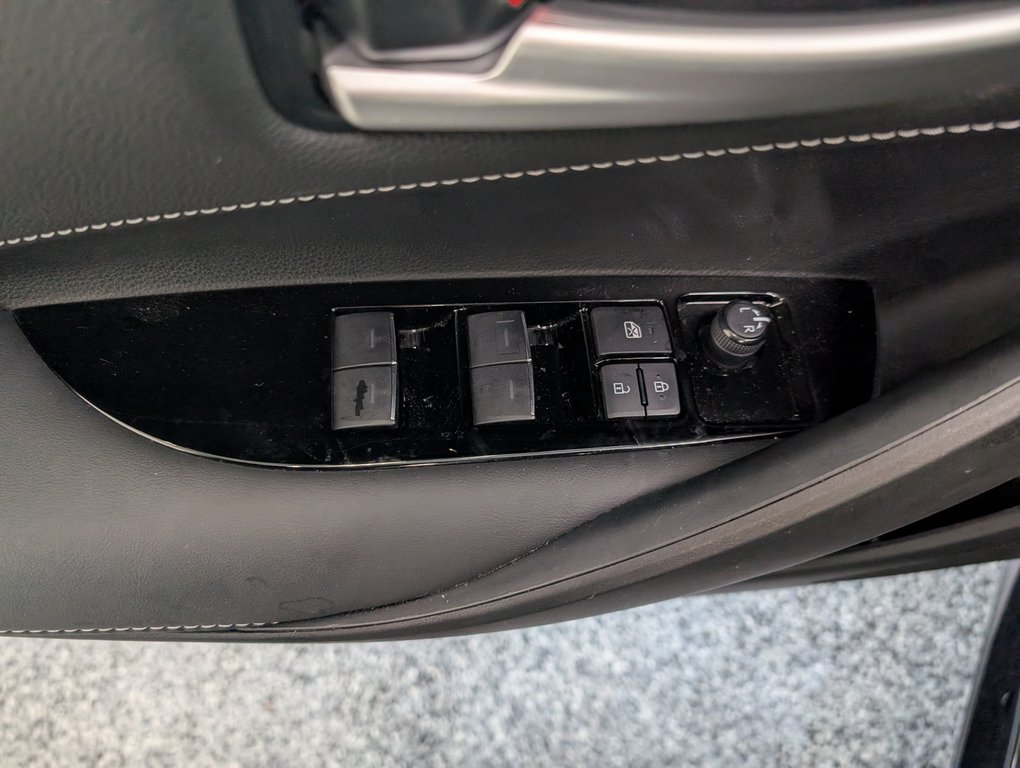 Toyota Corolla Hatchback SE, AUTOMATIQUE, 2024 à Magog, Québec - 14 - w1024h768px