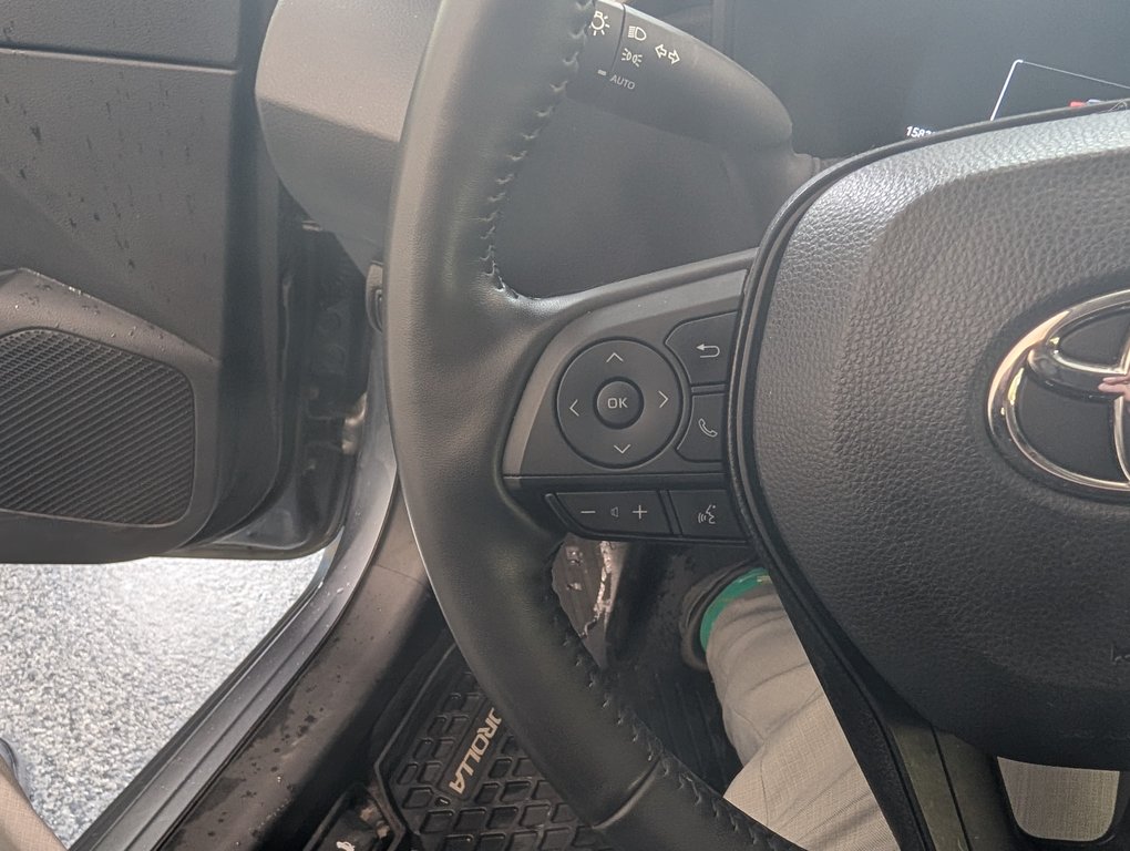 2023 Toyota COROLLA HYBRIDE LE AWD, in Magog, Quebec - 15 - w1024h768px