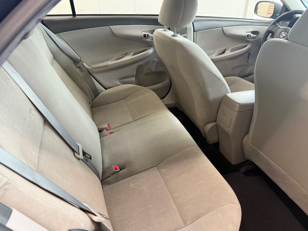 2012 Toyota Corolla CE in Magog, Quebec - 7 - w1024h768px