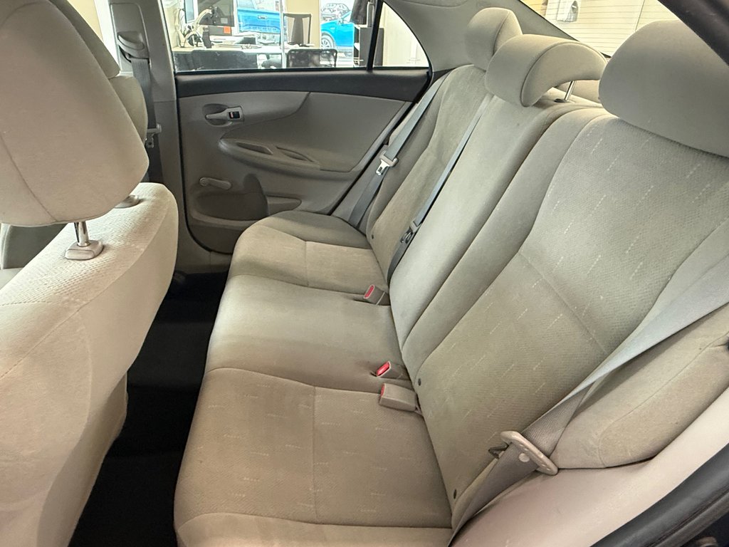 2012 Toyota Corolla CE in Magog, Quebec - 9 - w1024h768px