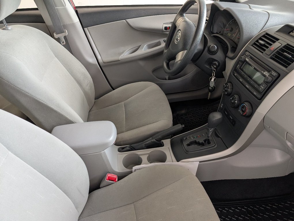 2013 Toyota Corolla CE, AUTOMATIQUE, SEULEMENT 17500KM in Magog, Quebec - 9 - w1024h768px