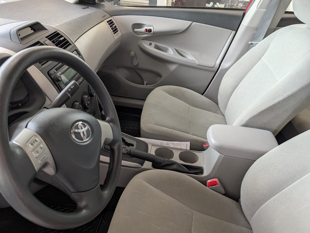 2013 Toyota Corolla CE, AUTOMATIQUE, SEULEMENT 17500KM in Magog, Quebec - 12 - w1024h768px