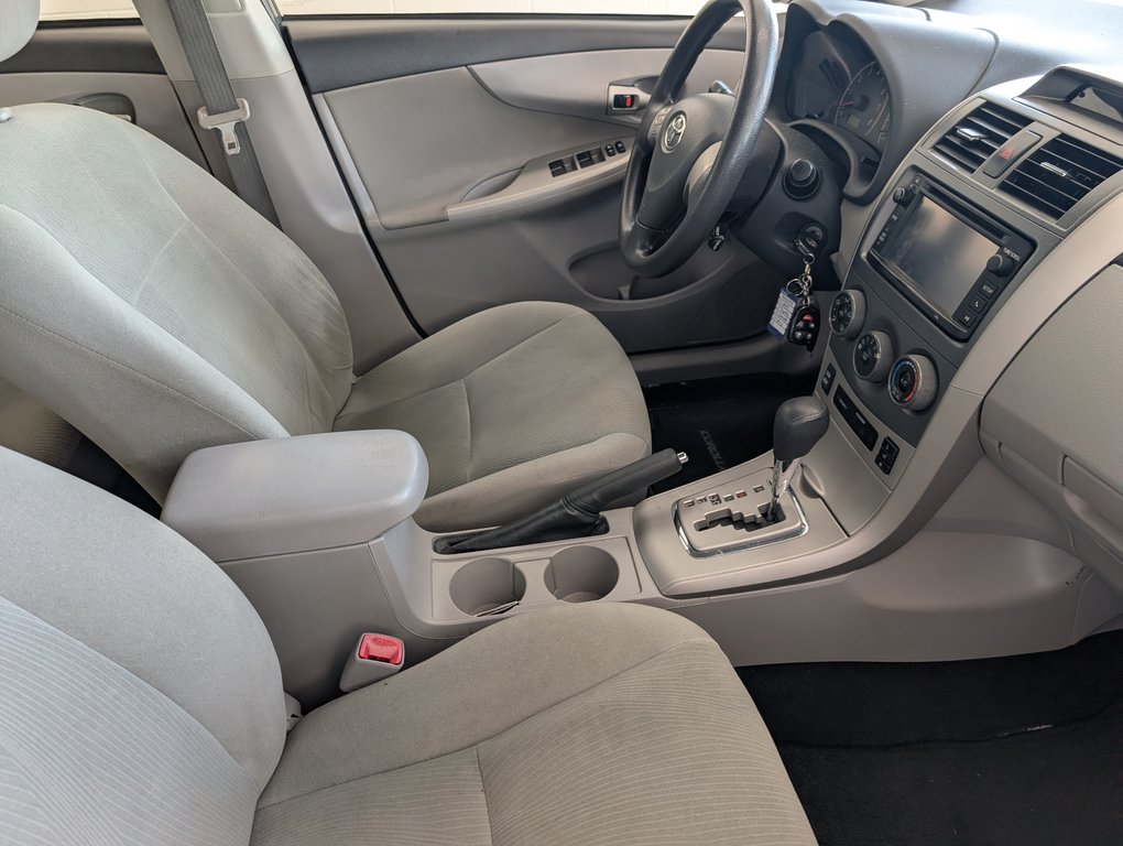 Toyota Corolla LE, TOIT, A/C, AUTOMATIQUE, 2013 à Magog, Québec - 7 - w1024h768px