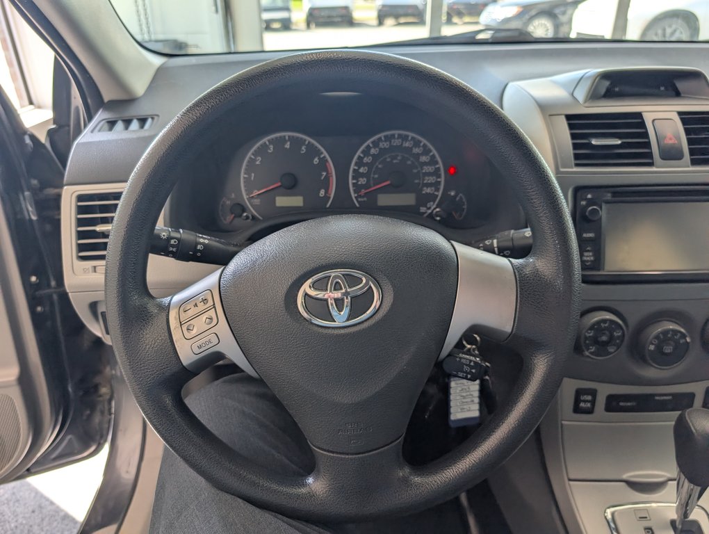 Toyota Corolla LE, TOIT, A/C, AUTOMATIQUE, 2013 à Magog, Québec - 13 - w1024h768px