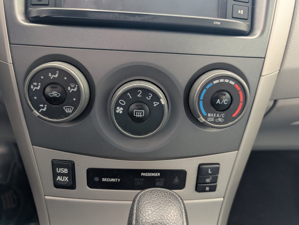 Toyota Corolla LE, TOIT, A/C, AUTOMATIQUE, 2013 à Magog, Québec - 16 - w1024h768px