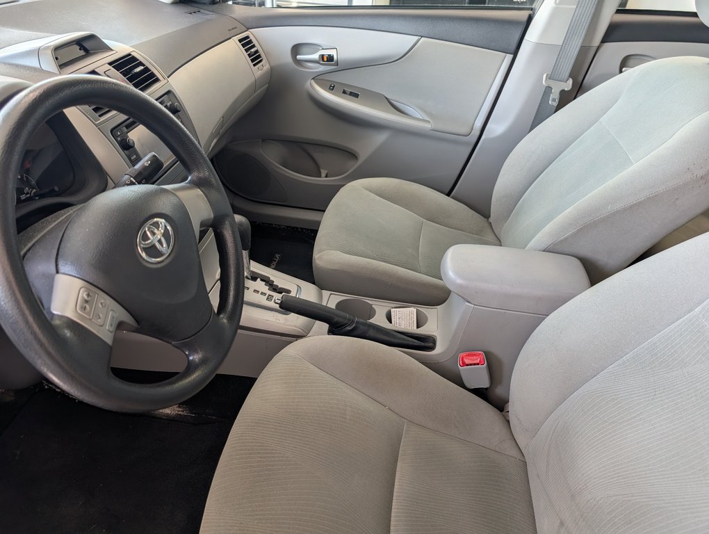 Toyota Corolla LE, TOIT, A/C, AUTOMATIQUE, 2013 à Magog, Québec - 10 - w1024h768px