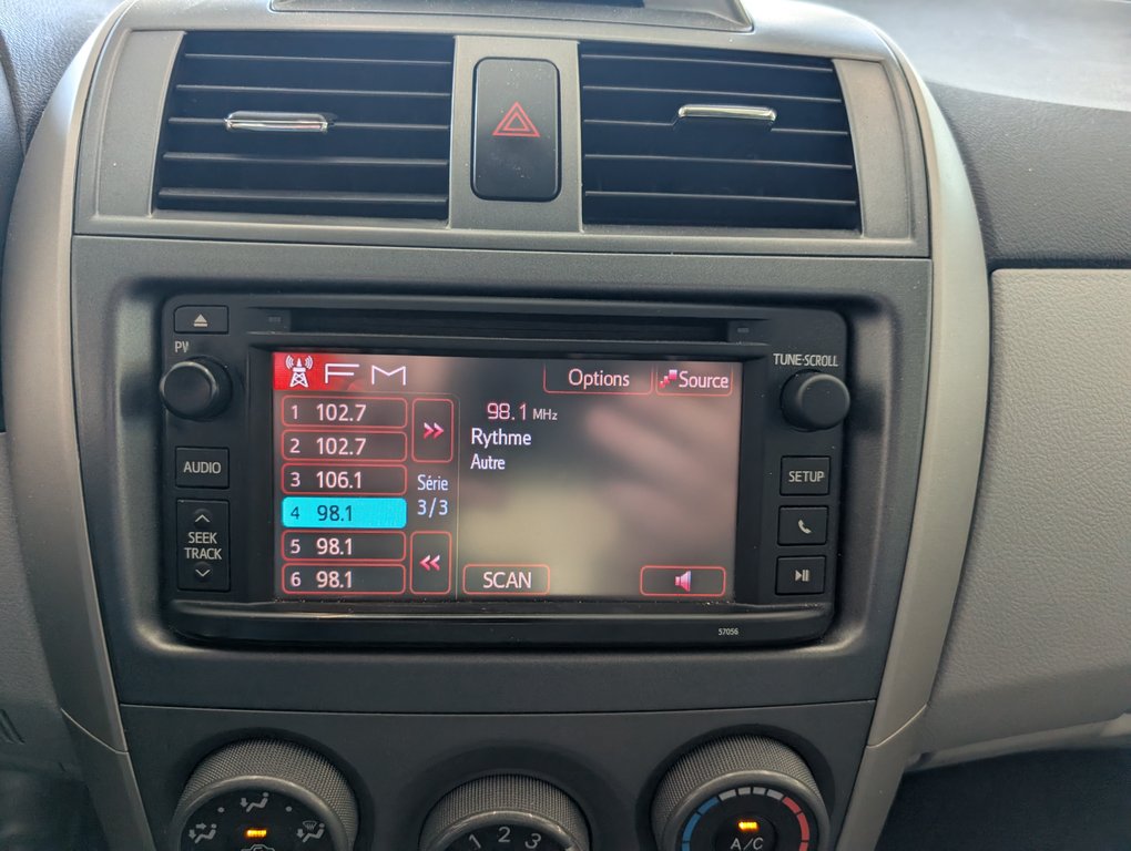 Toyota Corolla LE, TOIT, A/C, AUTOMATIQUE, 2013 à Magog, Québec - 18 - w1024h768px