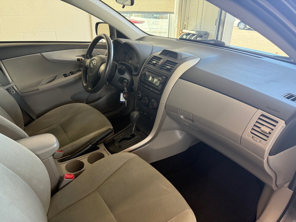 Toyota Corolla LE AUTOMATIQUE, 2013 à Magog, Québec - 7 - w1024h768px