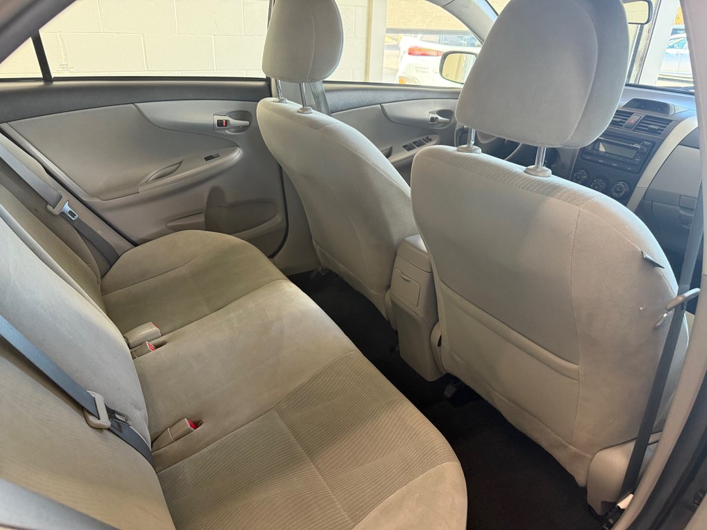 Toyota Corolla LE AUTOMATIQUE, 2013 à Magog, Québec - 8 - w1024h768px