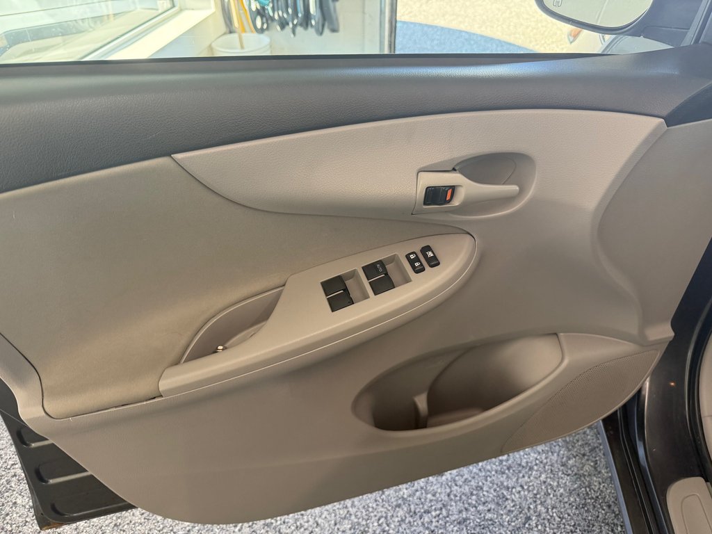 Toyota Corolla LE AUTOMATIQUE, 2013 à Magog, Québec - 12 - w1024h768px