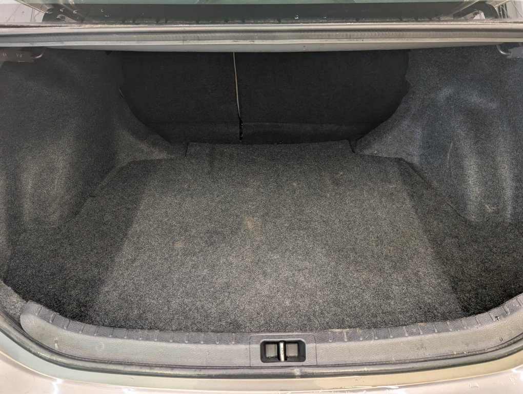 Toyota Corolla LE ECO, TOIT, MAGS, 2014 à Magog, Québec - 6 - w1024h768px