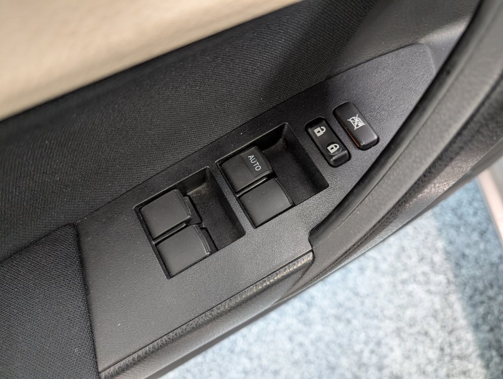 Toyota Corolla LE ECO, TOIT, MAGS, 2014 à Magog, Québec - 13 - w1024h768px