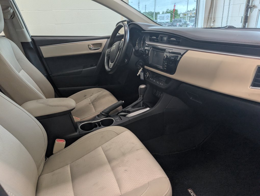 Toyota Corolla LE ECO, TOIT, MAGS, 2014 à Magog, Québec - 8 - w1024h768px