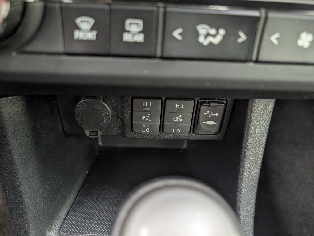 Toyota Corolla LE ECO, TOIT, MAGS, 2014 à Magog, Québec - 16 - w1024h768px