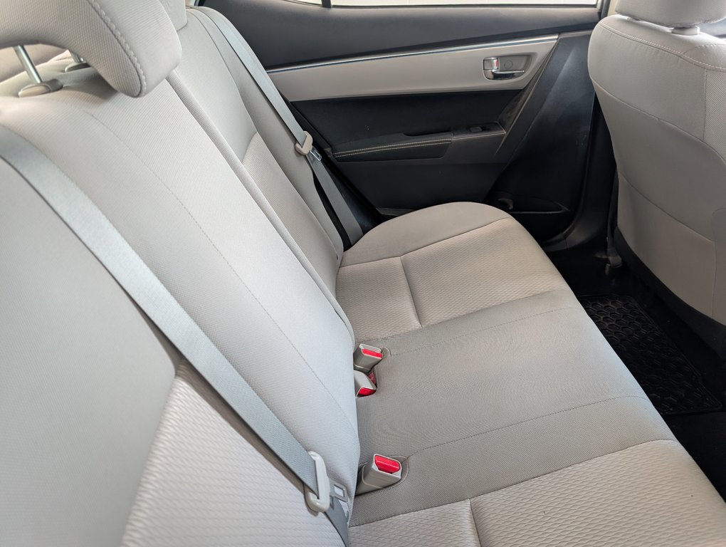 2014 Toyota Corolla LE in Magog, Quebec - 7 - w1024h768px