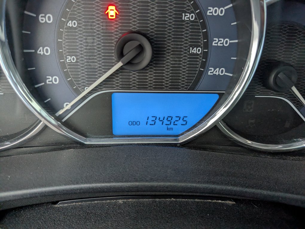2014 Toyota Corolla LE in Magog, Quebec - 22 - w1024h768px