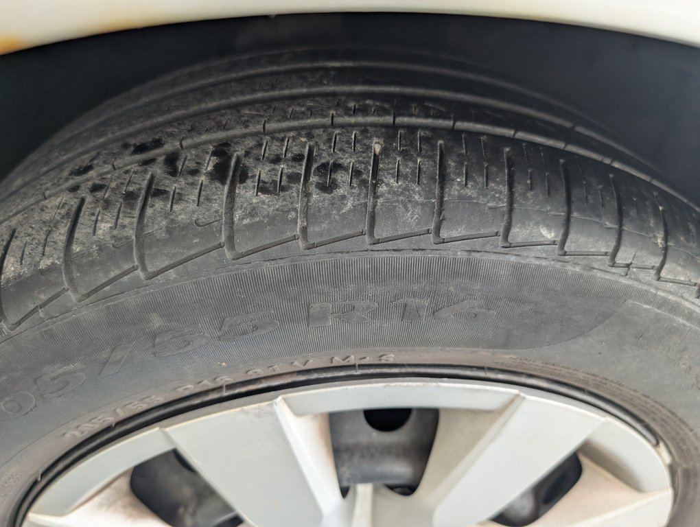 2014 Toyota Corolla LE in Magog, Quebec - 23 - w1024h768px