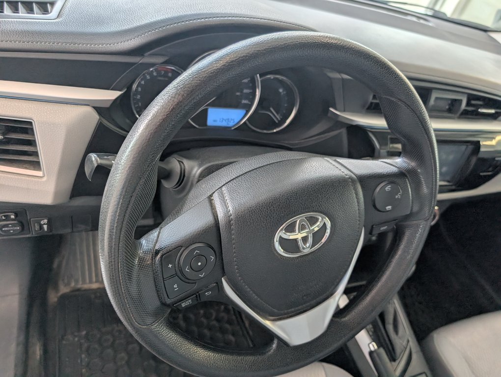 2014 Toyota Corolla LE in Magog, Quebec - 12 - w1024h768px
