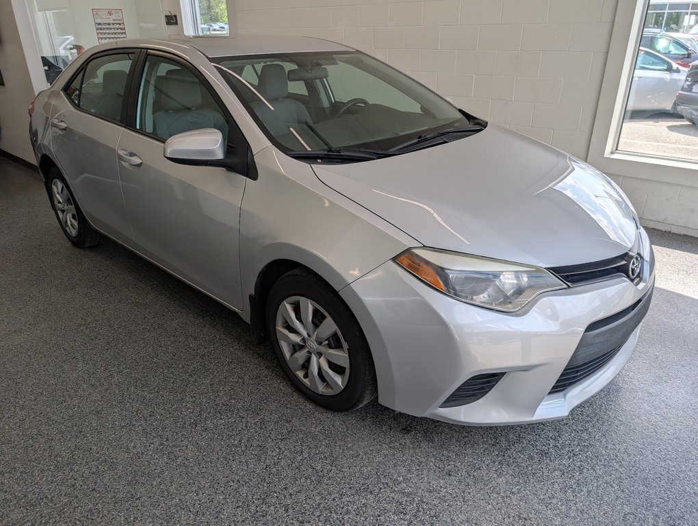 2014 Toyota Corolla LE in Magog, Quebec - 1 - w1024h768px