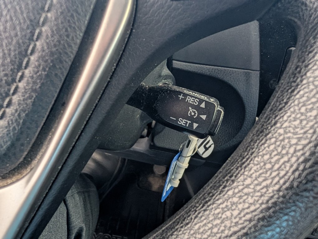 2014 Toyota Corolla LE in Magog, Quebec - 20 - w1024h768px