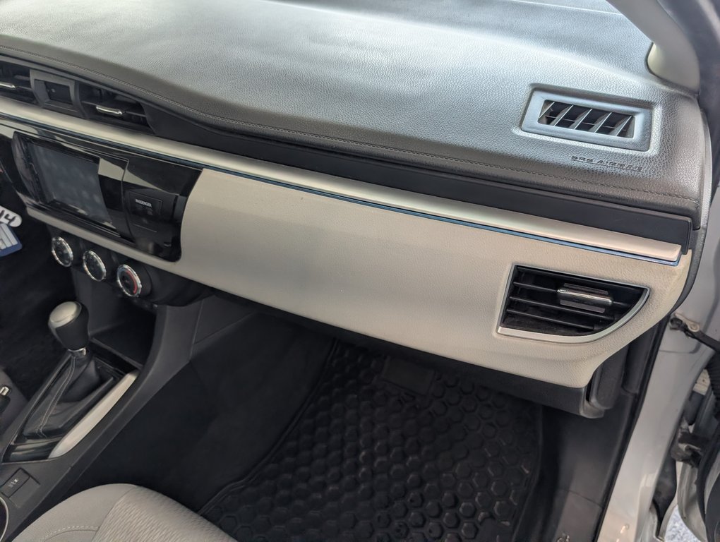 2014 Toyota Corolla LE in Magog, Quebec - 9 - w1024h768px