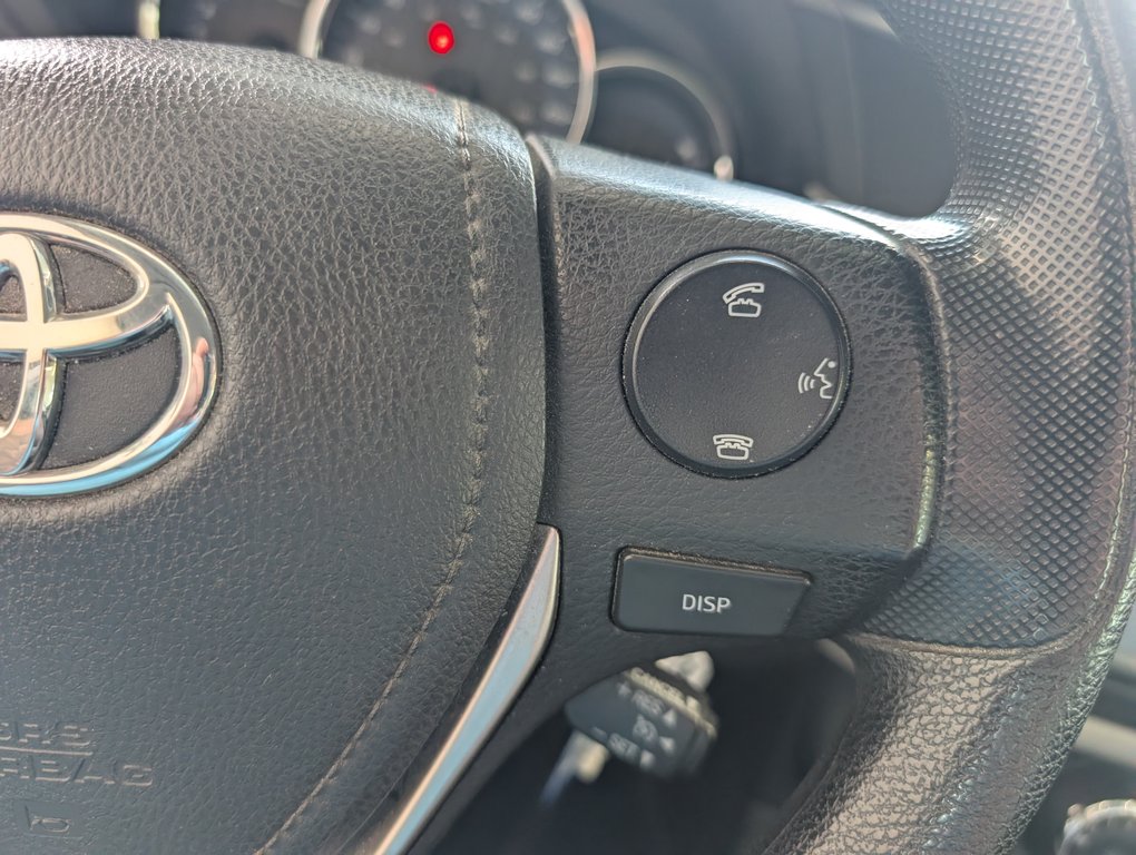 2014 Toyota Corolla LE in Magog, Quebec - 19 - w1024h768px