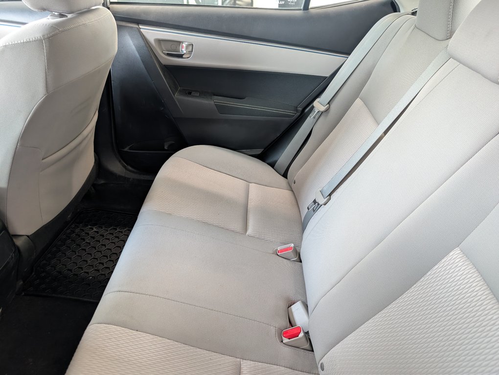 2014 Toyota Corolla LE in Magog, Quebec - 11 - w1024h768px