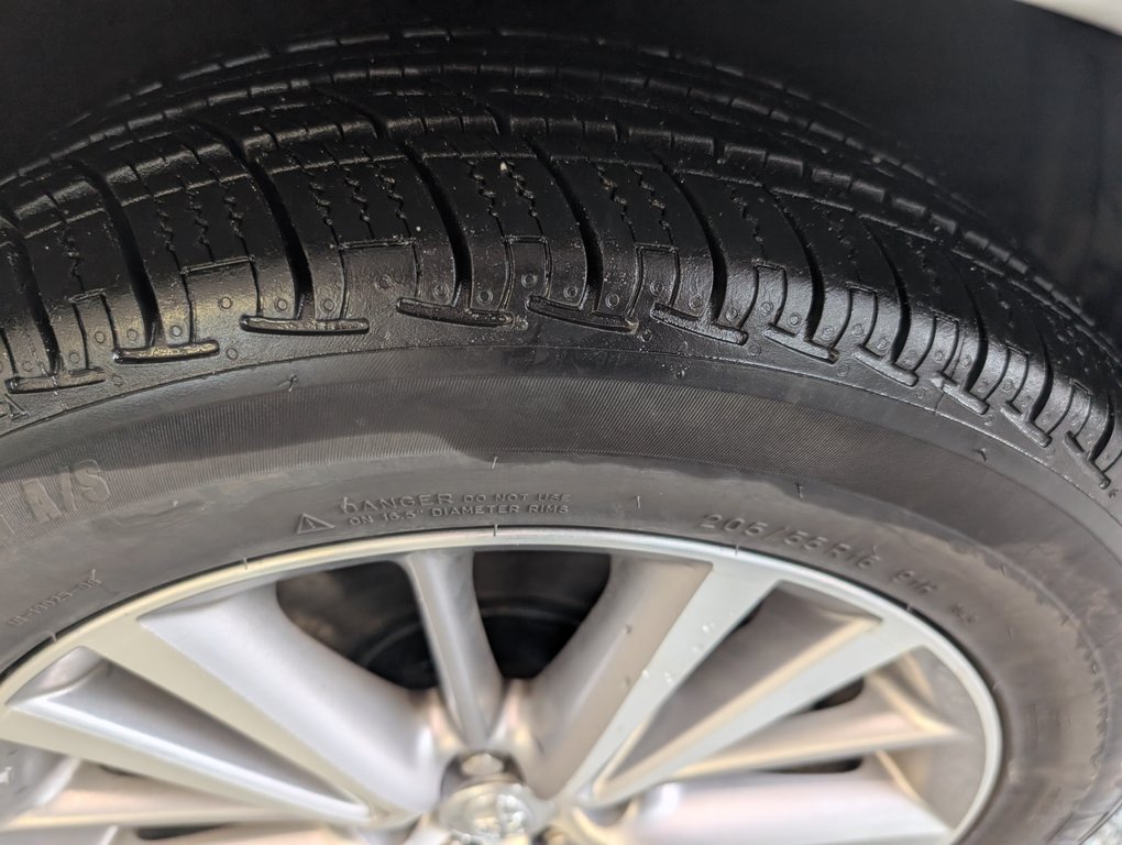 Toyota Corolla LE 2014 à Magog, Québec - 23 - w1024h768px