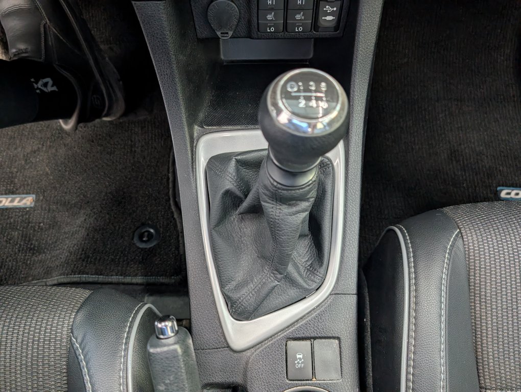 Toyota Corolla S, A/C, 2015 à Magog, Québec - 15 - w1024h768px