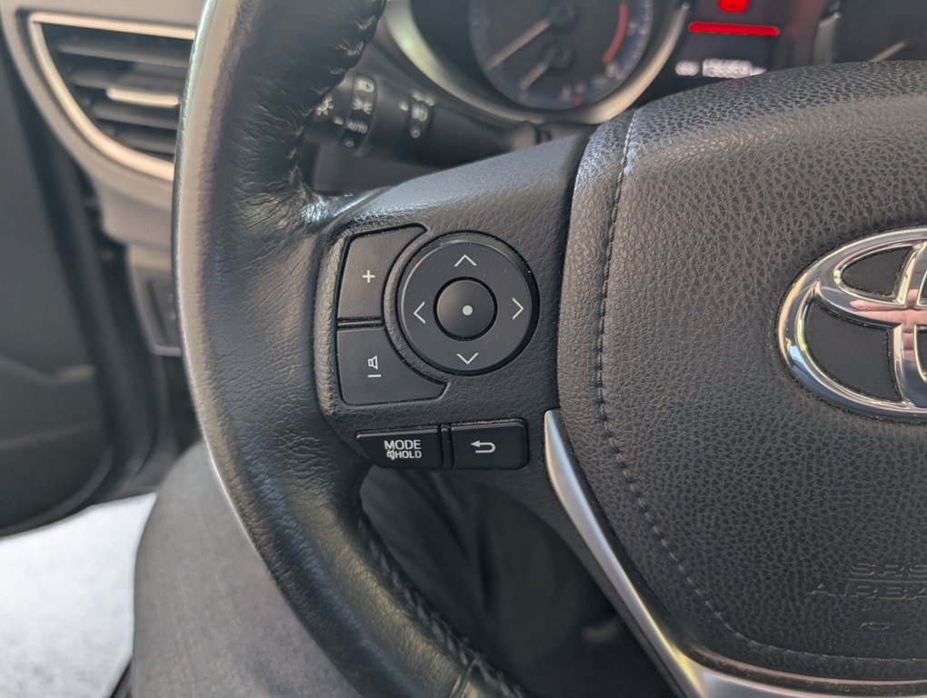 Toyota Corolla S, A/C, 2015 à Magog, Québec - 18 - w1024h768px