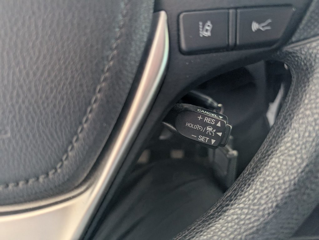 2017 Toyota Corolla LE in Magog, Quebec - 18 - w1024h768px