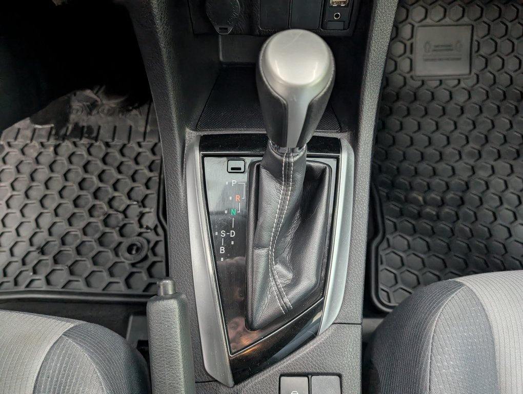 Toyota Corolla CE, AUTOMATIQUE, A/C, 2017 à Magog, Québec - 16 - w1024h768px