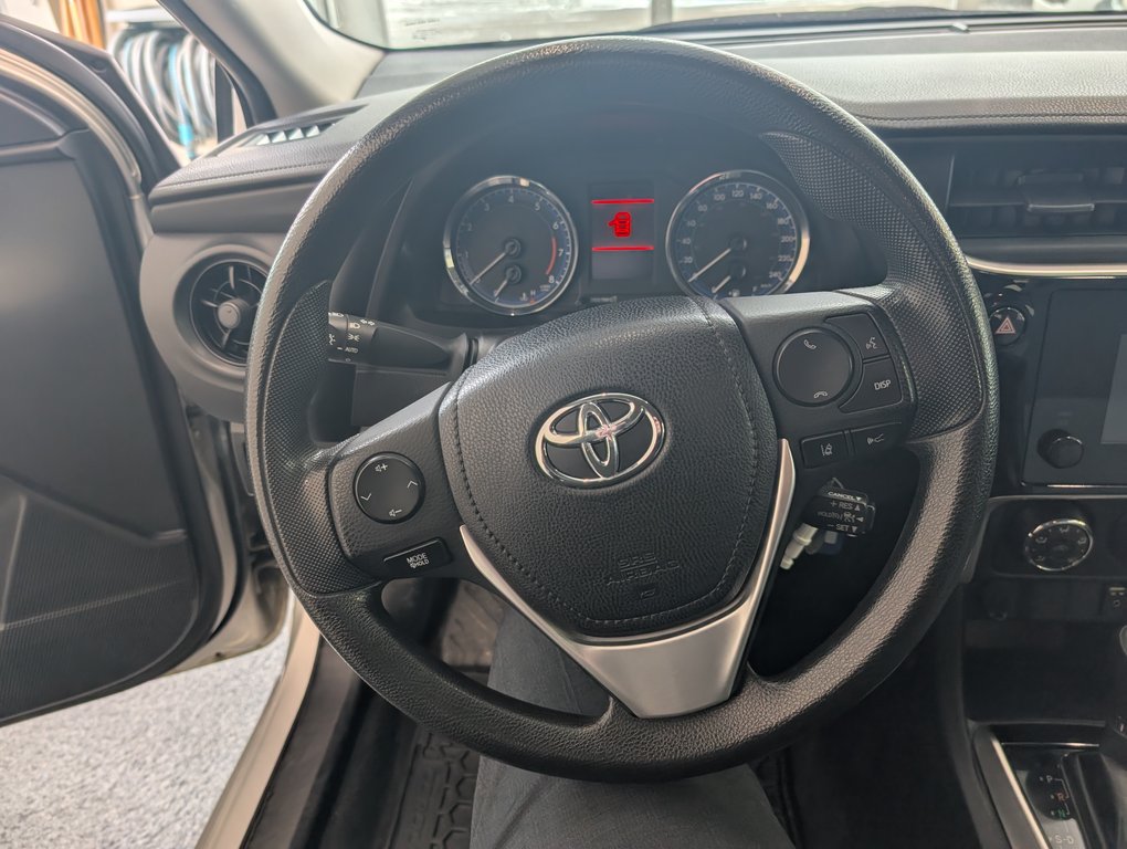 Toyota Corolla CE, AUTOMATIQUE, A/C, 2017 à Magog, Québec - 15 - w1024h768px