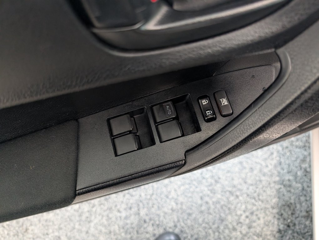 Toyota Corolla CE, AUTOMATIQUE, A/C, 2017 à Magog, Québec - 14 - w1024h768px