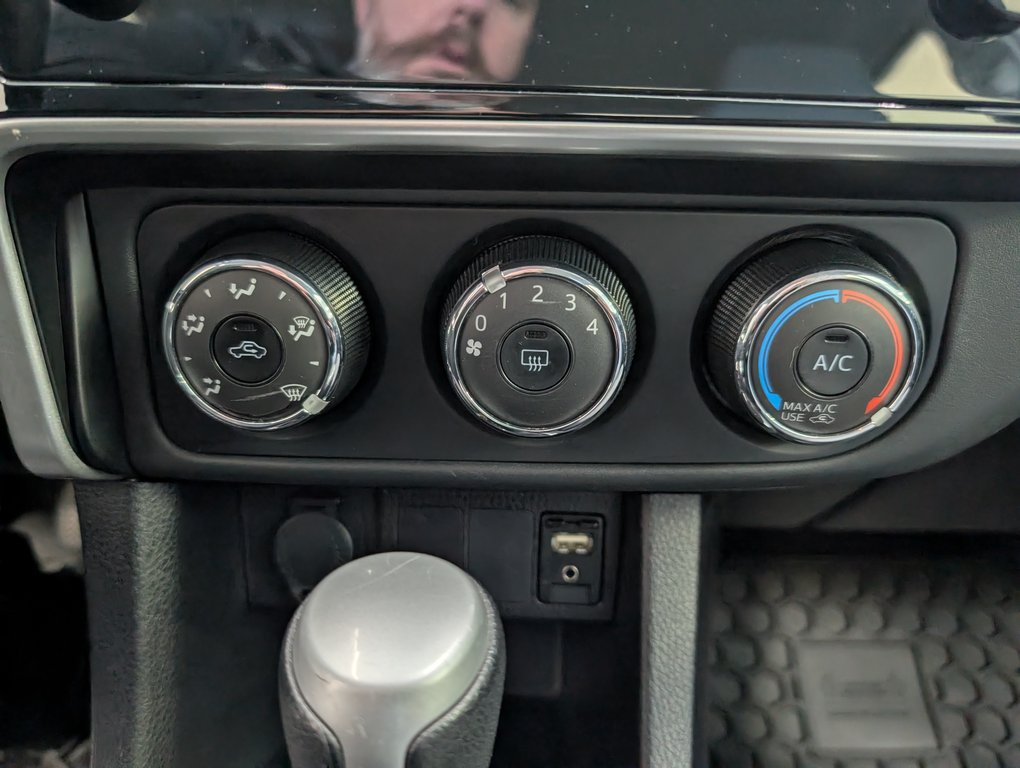 Toyota Corolla CE, AUTOMATIQUE, A/C, 2017 à Magog, Québec - 17 - w1024h768px
